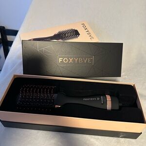 FoxyBae Black and Gold Hair Brush